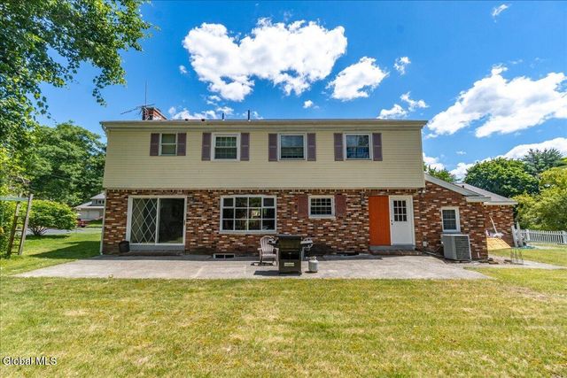 845 Northumberland Drive, Niskayuna, NY 12309