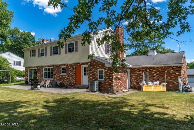 845 Northumberland Drive, Niskayuna, NY 12309