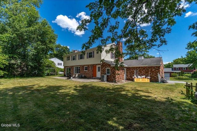 845 Northumberland Drive, Niskayuna, NY 12309