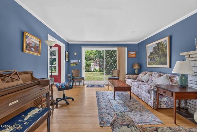 845 Northumberland Drive, Niskayuna, NY 12309