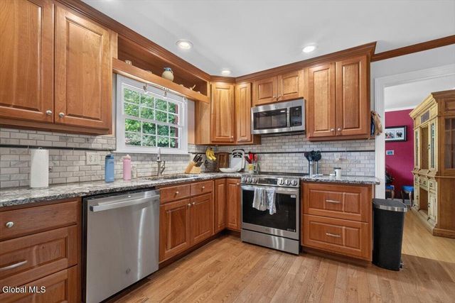 845 Northumberland Drive, Niskayuna, NY 12309