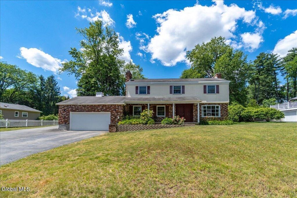 845 Northumberland Drive, Niskayuna, NY 12309