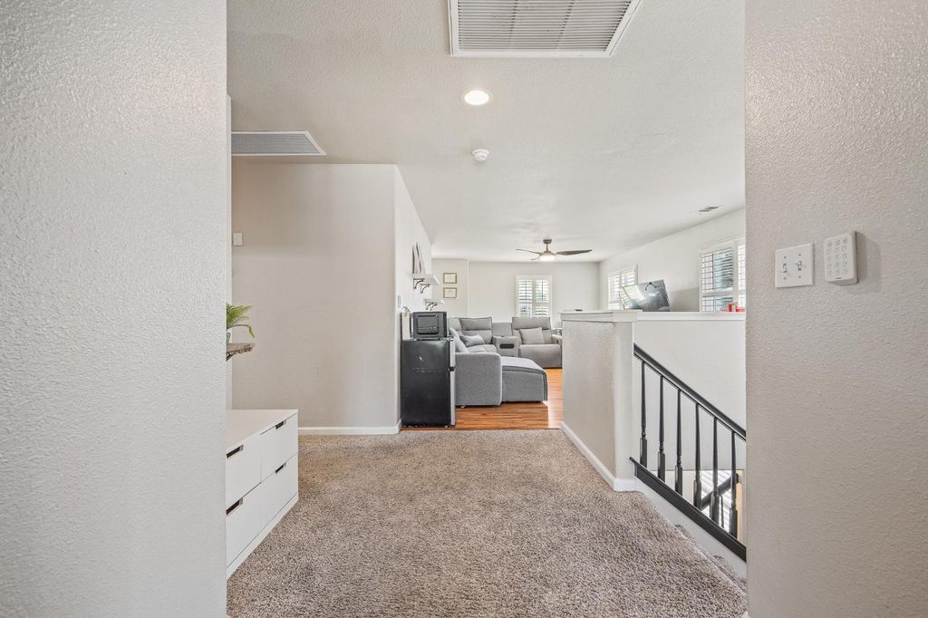 Image 16 of property listing at 1942 Hanson Avenue, Clovis, CA 93611