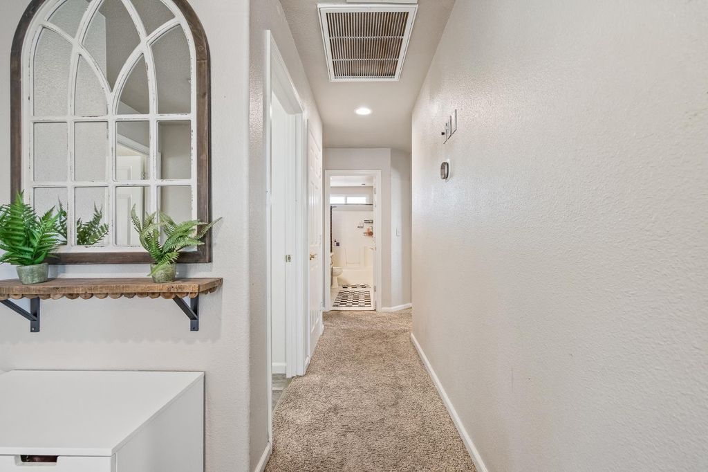 Image 27 of property listing at 1942 Hanson Avenue, Clovis, CA 93611