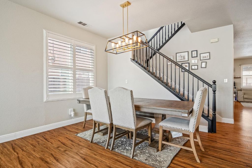 Image 3 of property listing at 1942 Hanson Avenue, Clovis, CA 93611