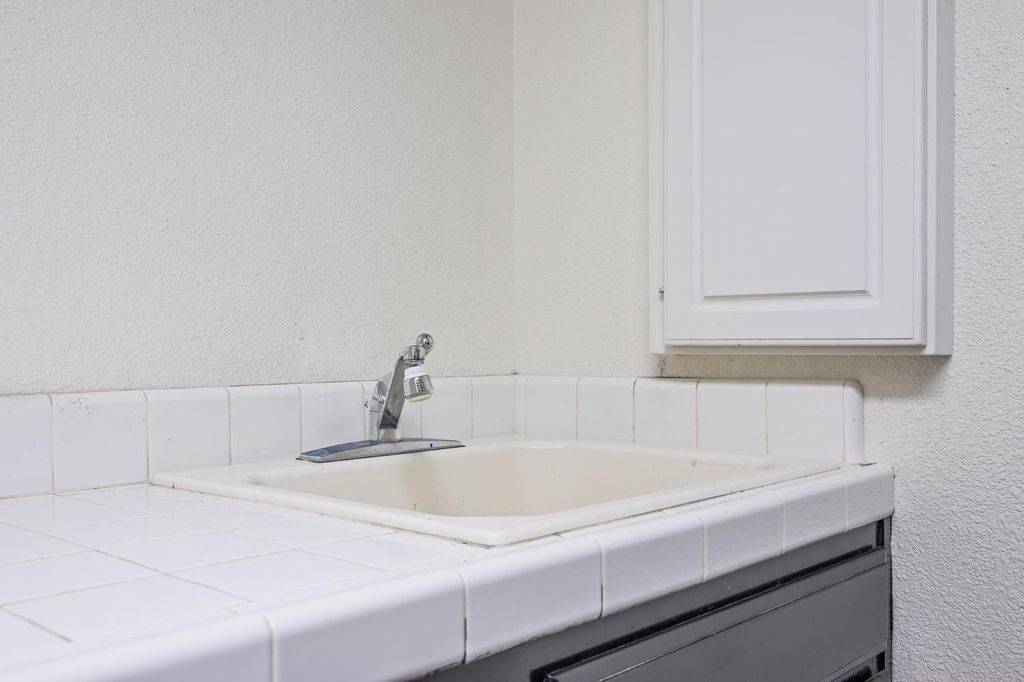 Image 34 of property listing at 1942 Hanson Avenue, Clovis, CA 93611