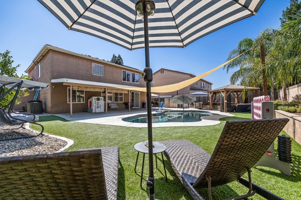 Image 40 of property listing at 1942 Hanson Avenue, Clovis, CA 93611