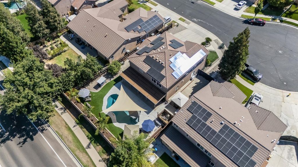 Image 50 of property listing at 1942 Hanson Avenue, Clovis, CA 93611