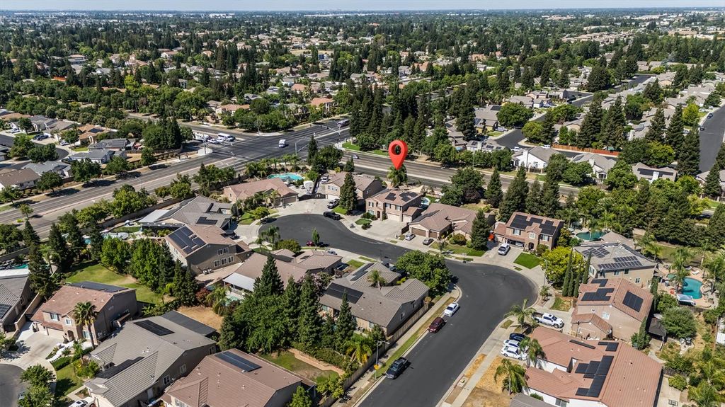 Image 51 of property listing at 1942 Hanson Avenue, Clovis, CA 93611