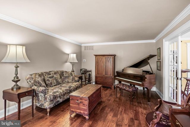 4 IRONGATE LN, Medford, NJ 08055