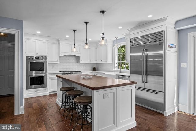 4 IRONGATE LN, Medford, NJ 08055