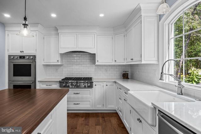 4 IRONGATE LN, Medford, NJ 08055