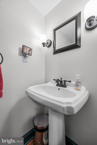 4 IRONGATE LN, Medford, NJ 08055