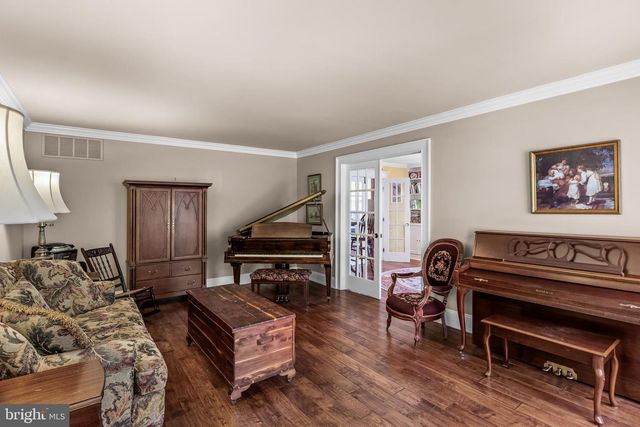 4 IRONGATE LN, Medford, NJ 08055