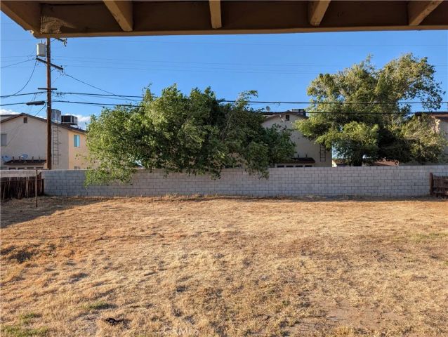 8711 Aspen, California City, CA 93505
