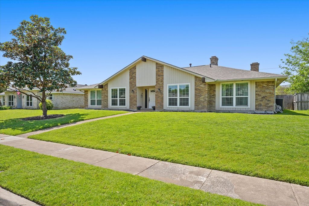 3701 Knob Hill Drive, Plano, TX 75023