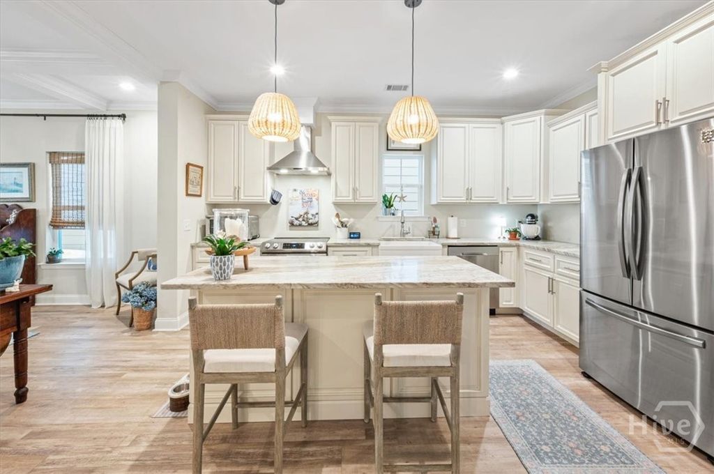 Image 12 of property listing at 506 E 34th Street, Savannah, GA 31401