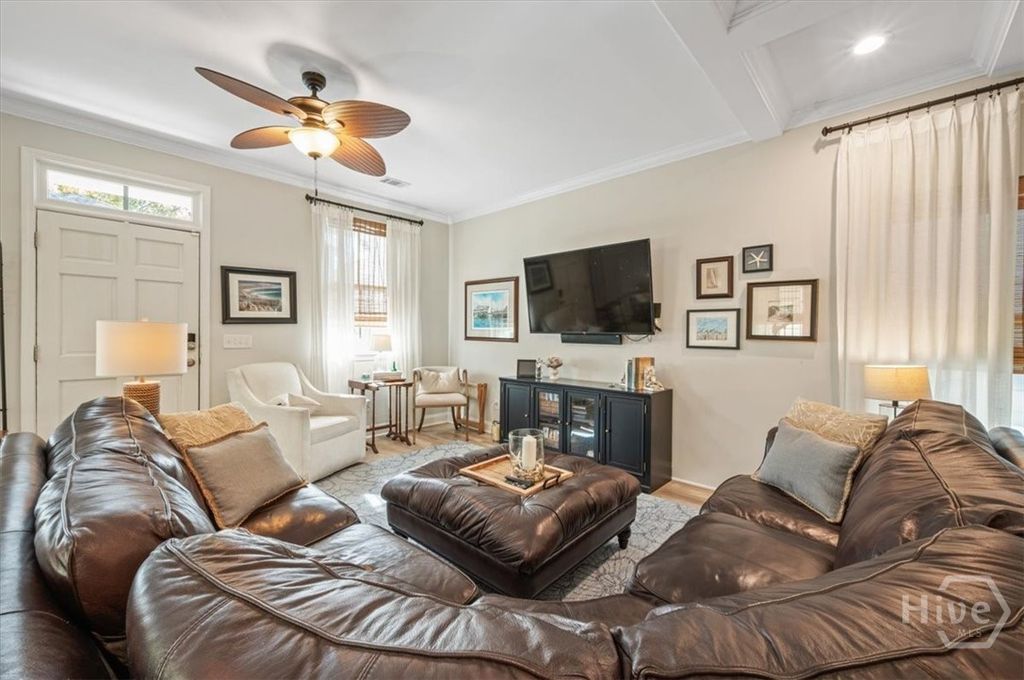 Image 7 of property listing at 506 E 34th Street, Savannah, GA 31401