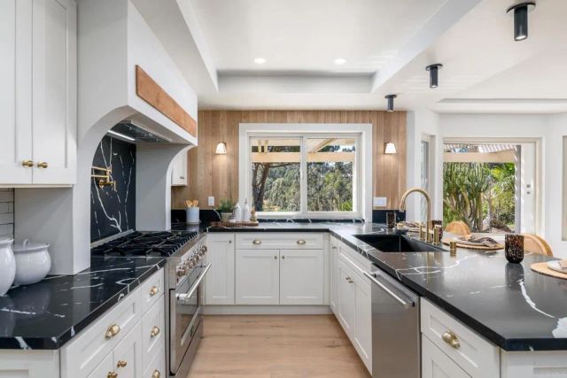 10304 Spruce Grove Ave, San Diego, CA 92131