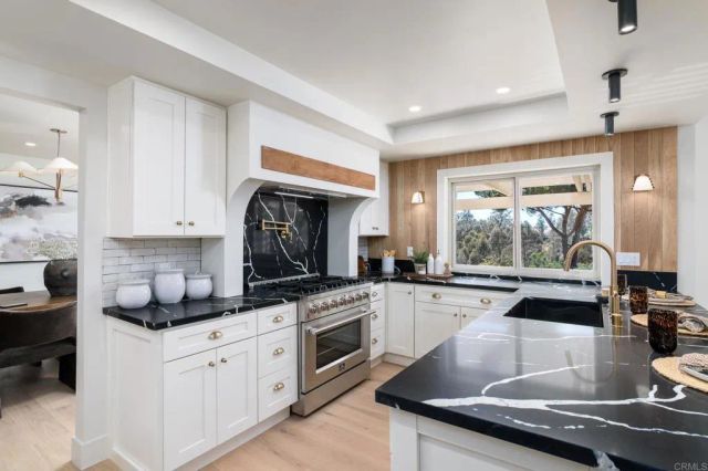 10304 Spruce Grove Ave, San Diego, CA 92131