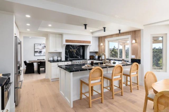 10304 Spruce Grove Ave, San Diego, CA 92131