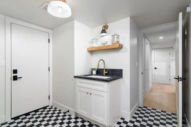 10304 Spruce Grove Ave, San Diego, CA 92131