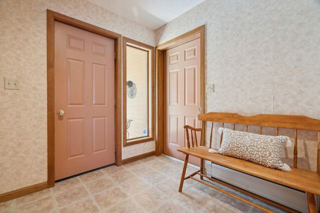 9 Umbrella Point, Wolfeboro, NH 03894