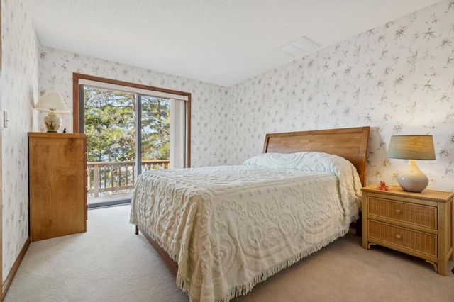 9 Umbrella Point, Wolfeboro, NH 03894