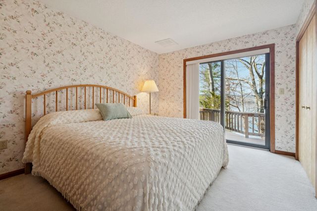 9 Umbrella Point, Wolfeboro, NH 03894