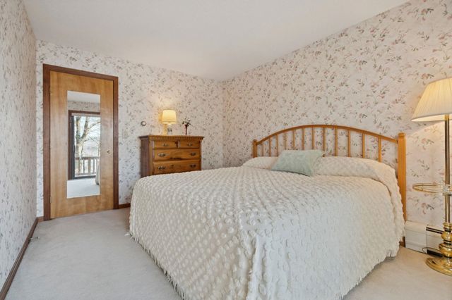 9 Umbrella Point, Wolfeboro, NH 03894