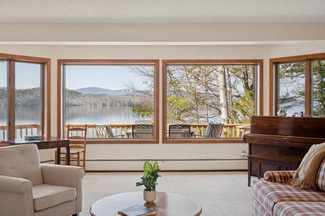 9 Umbrella Point, Wolfeboro, NH 03894
