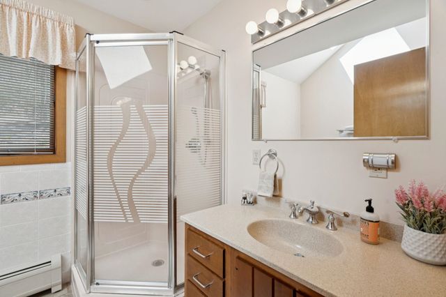 9 Umbrella Point, Wolfeboro, NH 03894