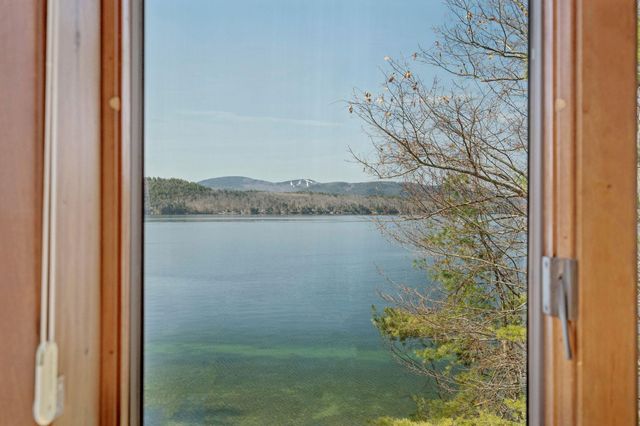 9 Umbrella Point, Wolfeboro, NH 03894
