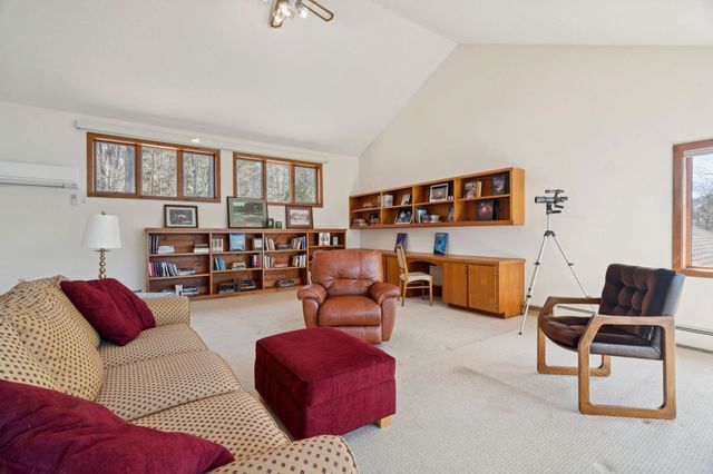 9 Umbrella Point, Wolfeboro, NH 03894