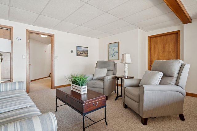 9 Umbrella Point, Wolfeboro, NH 03894