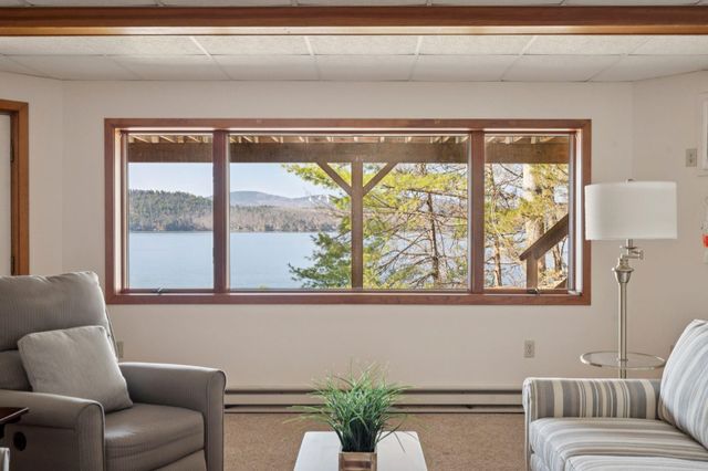 9 Umbrella Point, Wolfeboro, NH 03894
