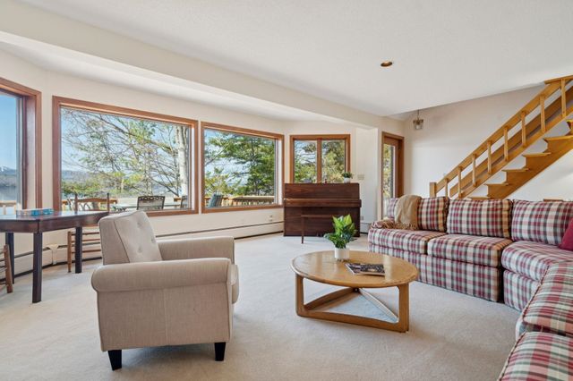 9 Umbrella Point, Wolfeboro, NH 03894
