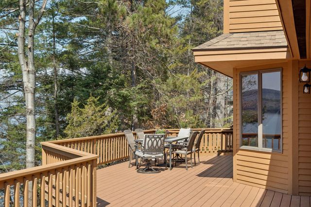 9 Umbrella Point, Wolfeboro, NH 03894