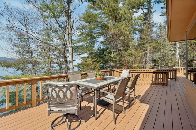 9 Umbrella Point, Wolfeboro, NH 03894