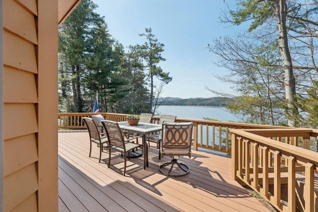 9 Umbrella Point, Wolfeboro, NH 03894