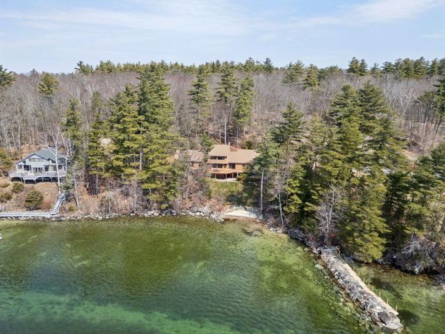 9 Umbrella Point, Wolfeboro, NH 03894