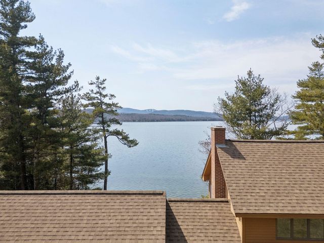 9 Umbrella Point, Wolfeboro, NH 03894