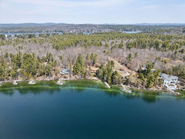 9 Umbrella Point, Wolfeboro, NH 03894