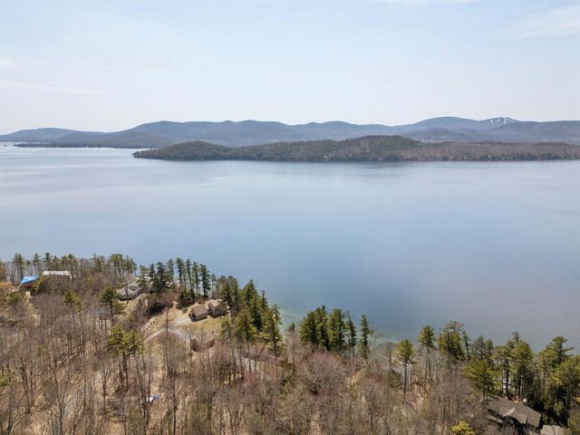 9 Umbrella Point, Wolfeboro, NH 03894