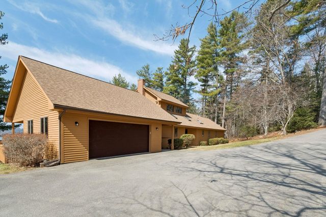 9 Umbrella Point, Wolfeboro, NH 03894