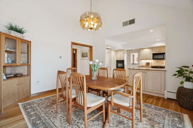 9 Umbrella Point, Wolfeboro, NH 03894