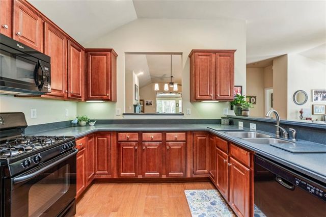 140 Cottage Club Drive, Locust Grove, GA 30248