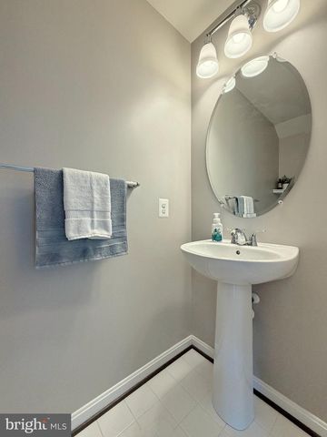 242-A BUCKEYE CIR, La Plata, MD 20646