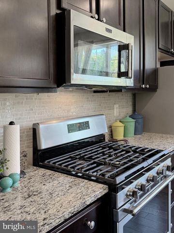 242-A BUCKEYE CIR, La Plata, MD 20646