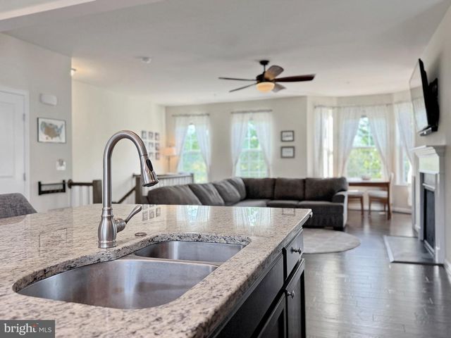 242-A BUCKEYE CIR, La Plata, MD 20646